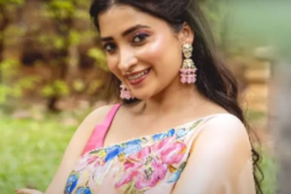 Mahanati Kannada Reality Show Contestant List With Photos