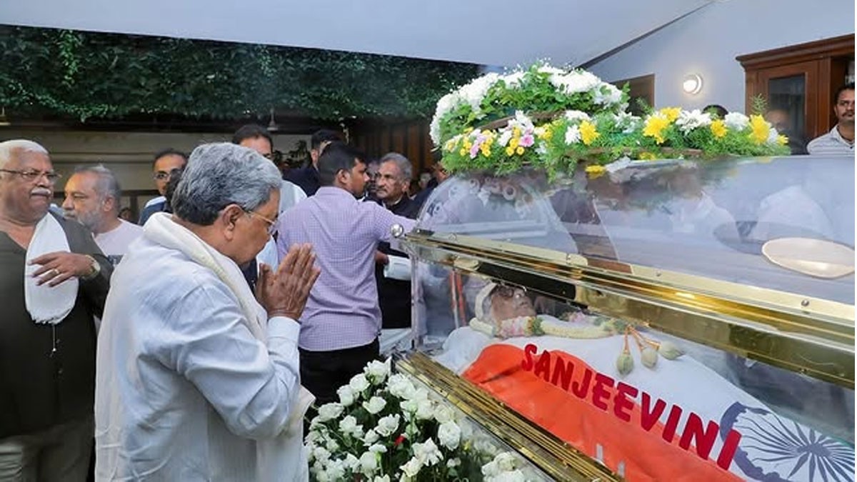 Chief Minister Siddaramaiah Pays Last Respects to Former CM S.M. Krishna