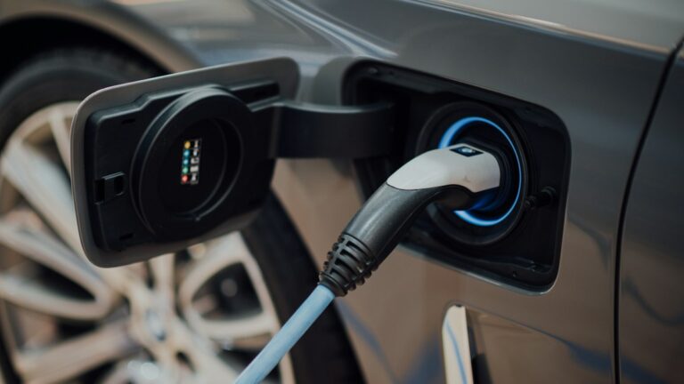 Electric Car vs Petrol Car in India 2026: Which Is Cheaper for Your Daily Drive?