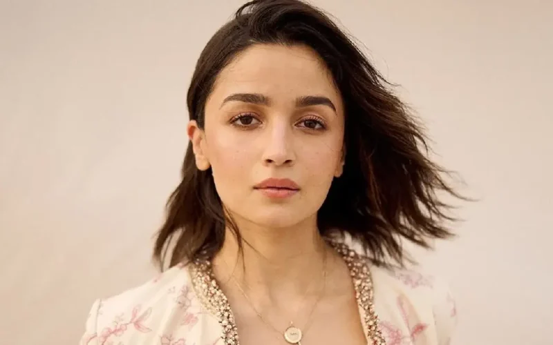 Alia Bhatt Biography, Profile, Family, Career & Net Worth