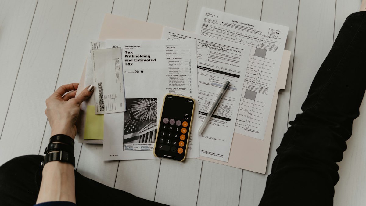 Cash Deposit Rules 2026: PAN, Reporting Thresholds and Bank Requirements