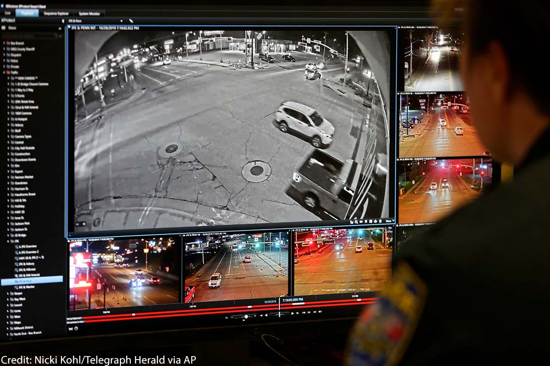 Tiger Shroff Firing Incident: CCTV Images of Suspects Emerge as Mumbai Police Probe Continues