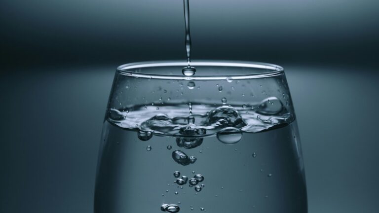 Dehydration: Early Symptoms, Prevention and When It Becomes Urgent