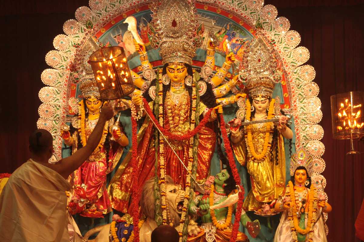Durga Ashtami and Maha Navami 2026: Date, Kanya Pujan Muhurat and Rituals