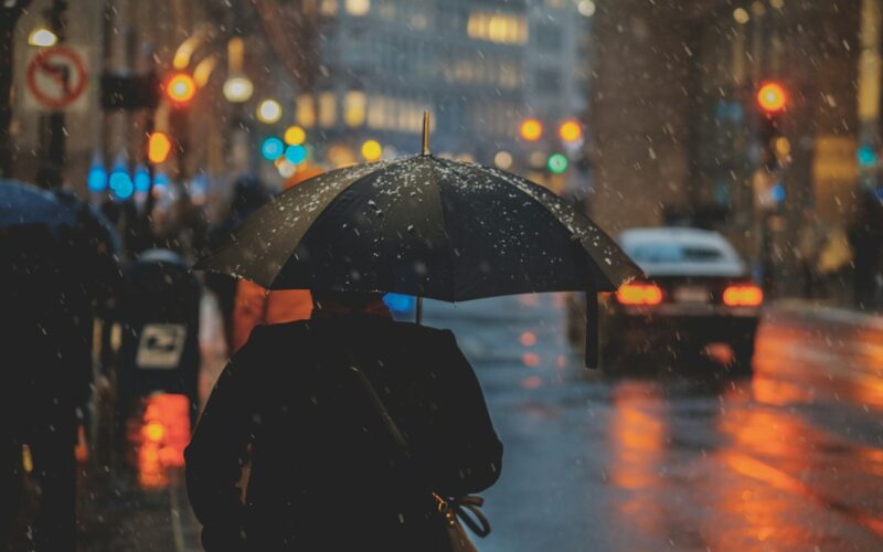 South India Weather Alert: IMD Forecasts Heavy Rain and Thunderstorms Through October 23