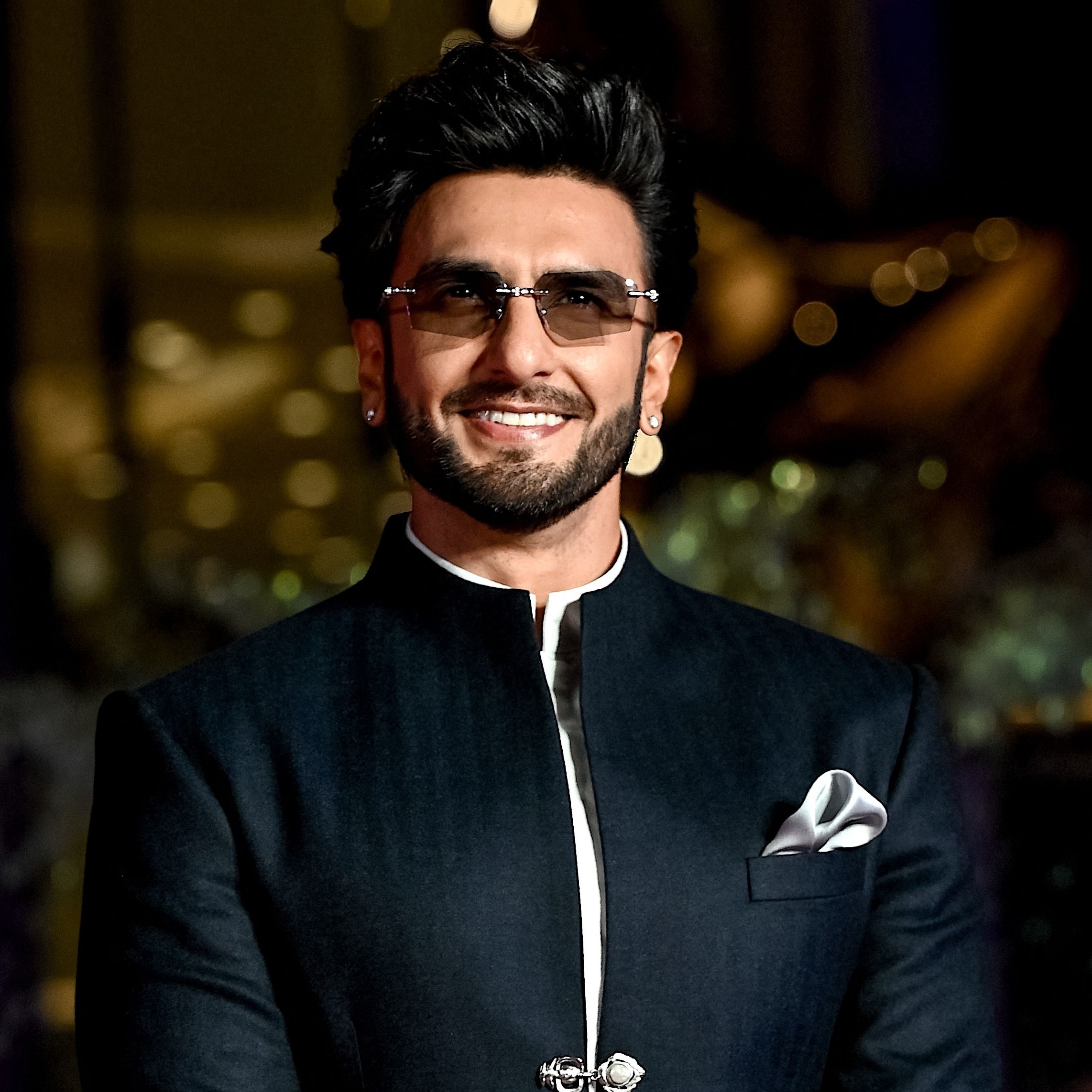 Ranveer Singh’s Reported Social Media Like Fuels Debate Around Akshay Kumar and Abhijeet Dipke