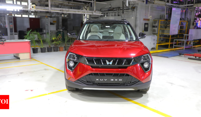 Red Mahindra XUV 3XO photographed at launch; this is a standard XUV 3XO image, not a dedicated photo of the ZNG CNG variant.
